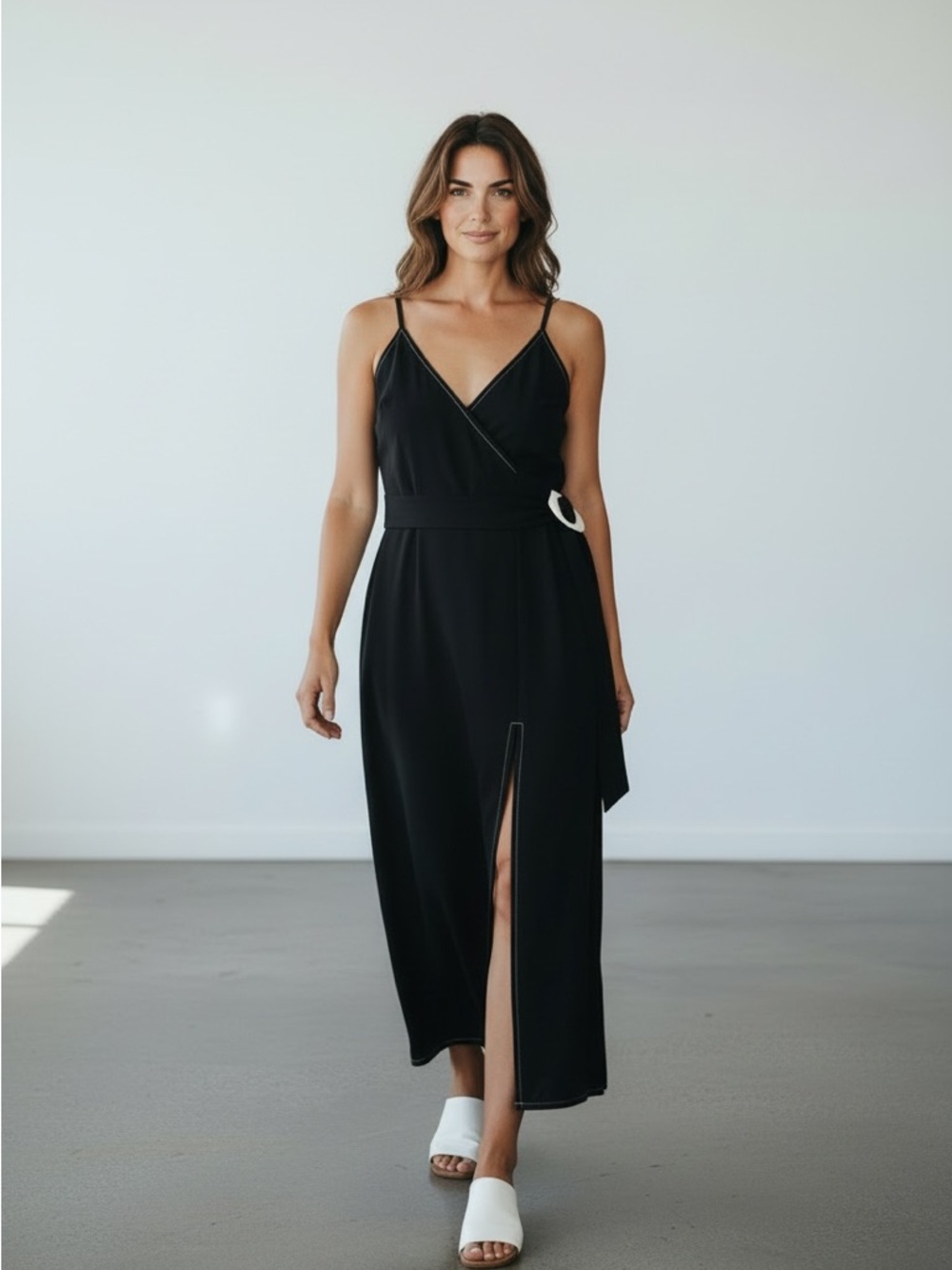 Moon River black midi dress size small
